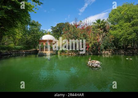 Alfonso XII Pavillon auf der Vogelinsel (Isleta de los Pajaros) im Maria Luisa Park - Sevilla, Andalusien, Spanien Stockfoto