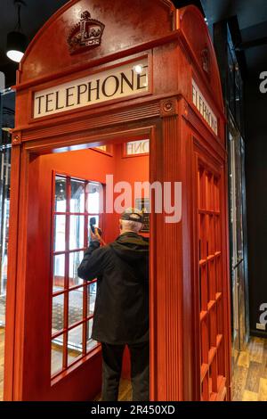 Die Harry Potter Ausstellung wurde im Mai 2023 auf der W. 34. St. in Midtown Manhattan, New York City, USA, für die Öffentlichkeit eröffnet Stockfoto