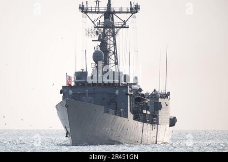 Gdynia, Polen. 26. Mai 2023 Die polnische Oliver Hazard Perry-Klasse führte die Raketenfregatte ORP General Tadeusz Kosciuszko 273, die ehemalige USS Wadsworth (FFG-9), bekannt aus dem Film The Hunt for Red October aus dem Jahr 1990, die Teil der ständigen NATO Maritime Group One SNMG1 ist, kam im Hafen von Gdynia an © Wojciech Strozyk / Alamy Live News Stockfoto