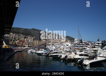 Montecarlo, Monaco. 26. Mai 2023. Boote über dem Hafen während der Monaco GP, 25-28. Mai 2023 Montecarlo, Formel 1 Weltmeisterschaft 2023. Kredit: Unabhängige Fotoagentur/Alamy Live News Stockfoto