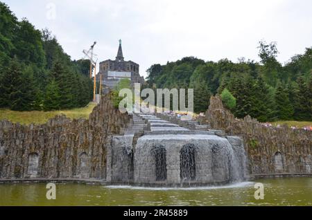 Kassel, Deutschland - 07.22.2018: Wilhelmshöhe Schlosspark in Kassel, Deutschland Stockfoto