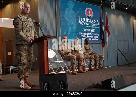 Generalmajor Keith Waddell, Adjutant General der Louisiana National Guard, spricht während einer Einsatzzeremonie im National WWII Museum, New Orleans, am 3. Februar 2023 an die 3673. Maintenance Support Company. Mehr als 140 Soldaten, die der Einheit zugeteilt sind, entsenden zur Unterstützung der Operation Spartan Shield in den Nahen Osten. Stockfoto