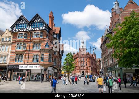 Blick in Richtung King Street vom Market Square in Nottingham City, Nottinghamshire England, Großbritannien Stockfoto