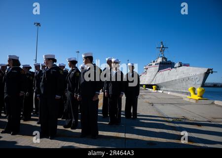 Die Inbetriebnahme der USS Santa Barbara (LCS 32) fand am 1. April 2023 auf dem Marinestützpunkt Ventura County, Port Hueneme, statt. Stockfoto