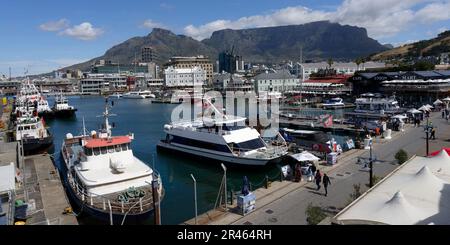 Victoria und Albert Waterfront und der Tafelberg, Kapstadt, Südafrika Stockfoto