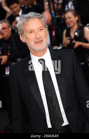 Cannes, Frankreich. 24. Mai 2023. Cannes, Frankreich 24. Mai 2023; Antoine de Caunes besucht den roten Teppich „La Passion De Dodin Bouffant“ während des 76. Jährlichen Filmfestivals in Cannes am 24. Mai 2023 in Cannes, Frankreich, Bild und Copyright Thierry CARPICO/ATP Images (CARPICO Thierry/ATP/SPP). Kredit: SPP Sport Press Photo. Alamy Live News Stockfoto