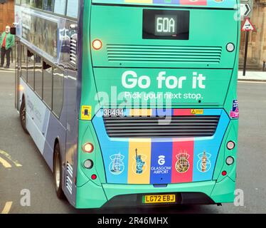 Flughafen Glasgow Bus Werbung Stockfoto