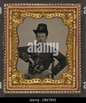 Unbekannter Soldat in Union Artillerie Uniform mit Hardee hat und Revolver Stockfoto