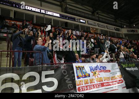 Am 25 2023. Mai spielen Windsor Ontario Canada und der Windsor Express ihr letztes NBLC-Spiel auf der WFCU-Arena. Windsor Express Menge. Luke Durda/Alamy Stockfoto