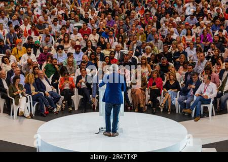 Sitges, Barcelona, Spanien. 26. Mai 2023. Der Kandidat für die Kommunalwahlen in Barcelona, Jaume Collboni, schloss zusammen mit dem Präsidenten der Regierung Pedro SÃ¡nchez den Wahlkampf mit einem massiven Akt. An der Veranstaltung nahmen unter anderem Jose Luis Rodriguez Zapatero, Salvador Illa, Miquel Iceta und Marta Farres Teil. (Kreditbild: © Marc Asensio Clupes/ZUMA Press Wire) NUR REDAKTIONELLE VERWENDUNG! Nicht für den kommerziellen GEBRAUCH! Stockfoto