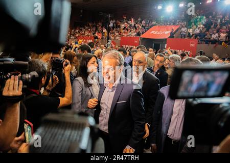 Sitges, Barcelona, Spanien. 26. Mai 2023. Der Kandidat für die Kommunalwahlen in Barcelona, Jaume Collboni, schloss zusammen mit dem Präsidenten der Regierung Pedro SÃ¡nchez den Wahlkampf mit einem massiven Akt. An der Veranstaltung nahmen unter anderem Jose Luis Rodriguez Zapatero, Salvador Illa, Miquel Iceta und Marta Farres Teil. (Kreditbild: © Marc Asensio Clupes/ZUMA Press Wire) NUR REDAKTIONELLE VERWENDUNG! Nicht für den kommerziellen GEBRAUCH! Stockfoto