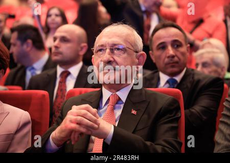 Istanbul, Istanbul, Türkei. 26. Mai 2023. Kemal Kilicdaroglu, Führer der KWK, und Präsidentschaftskandidat der Nation Alliance während eines Wahlkampftreffens in Istanbul. (Kreditbild: © Shady Alassar/ZUMA Press Wire) NUR REDAKTIONELLE VERWENDUNG! Nicht für den kommerziellen GEBRAUCH! Stockfoto