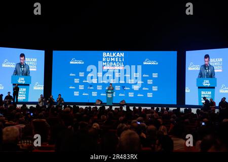 Istanbul, Istanbul, Türkei. 26. Mai 2023. Der Bürgermeister von Istanbul, Ekrem Imamoglu, spricht während des Wahlkampftreffens in Istanbul vor dem Publikum. (Kreditbild: © Shady Alassar/ZUMA Press Wire) NUR REDAKTIONELLE VERWENDUNG! Nicht für den kommerziellen GEBRAUCH! Stockfoto