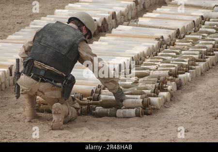 TECHNIKER der US Navy Explosive Ordnance Disposal (EOD) Stockfoto