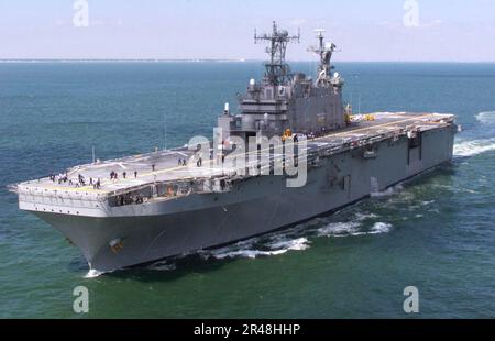 US Navy Port Bugblick des Amphibienschiffs USS Saipan (LHA 2) Stockfoto
