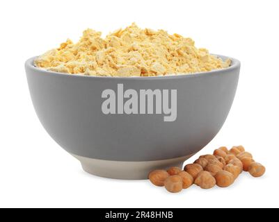 Kichererbsenmehl in Schüssel und auf weißem Boden isolierte Samen Stockfoto