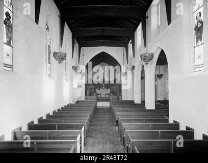 Innenraum, St. Mary's Church, Walkerville, Ont., zwischen 1900 und 1905. Stockfoto