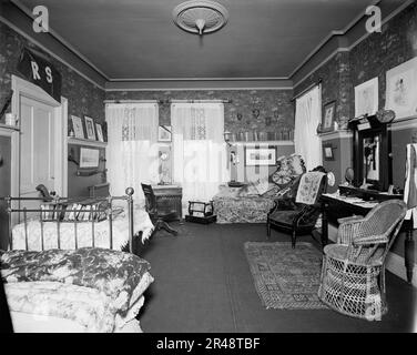 Wohnsitz von Mrs. H.C. Parke, Schlafzimmer, Detroit, Michigan, zwischen 1900 und 1905. Stockfoto