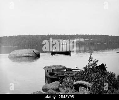 Das Wawbeek Inn von Barts' Bartlett's? Island, Upper Saranac Lake, Adirondack Mts., N.Y., zwischen 1900 und 1910. Stockfoto