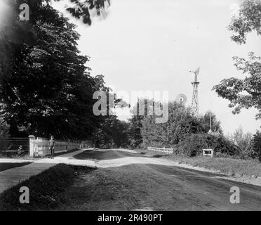 Eine grosse Ile Road, Michigan, zwischen 1900 und 1910. Stockfoto