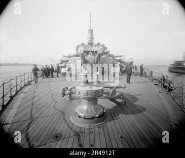 U.S.S. Oregon, Viertel Deck, zwischen 1896 und 1901. Stockfoto