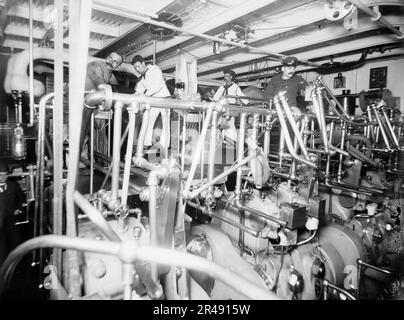 U.S.S. Newark, Maschinenraum, zwischen 1891 und 1901. Stockfoto