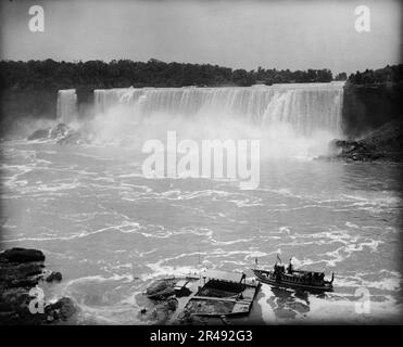 Die Niagarafälle und die Maid of the Mist, zwischen 1890 und 1910. Stockfoto