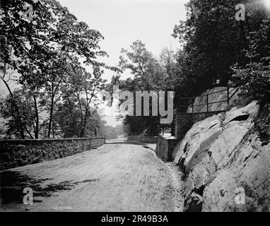 Straße vom Bahnhof, USA Militärakademie, zwischen 1900 und 1906. Stockfoto