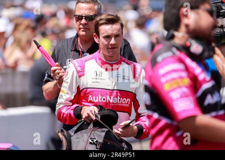 Indianapolis, USA. 26. Mai 2023. INDIANAPOLIS, INDIANA – MAI 26: Fahrer Kyle Kirkwood (27) aus den USA nimmt am Carb Day vor dem 2023 Indy 500 am Indianapolis Motor Speedway am 26. Mai 2023 in Indianapolis, Indiana, am Boxenstopp-Wettbewerb Teil. Kredit: Jeremy Hogan/Alamy Live News Stockfoto