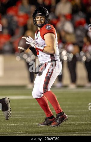 Ottawa, Kanada. 26. Mai 2023 Nick Arbuckle (9) der Ottawa Redblacks im Vorjahresspiel der Canadian Football League zwischen den Ottawa Redblacks und den besuchenden Montreal Alouettes. Die Alouettes gewannen das Spiel 22:21. Copyright 2023 Sean Burges / Mundo Sport Images / Alamy Live News Stockfoto