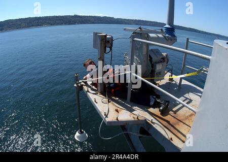 US Navy Innenkommunikation Elektriker Stockfoto