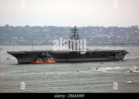 US Navy der neueste und technologisch fortschrittlichste Flugzeugträger der Navy USS Ronald Reagan (CVN 76) Stockfoto