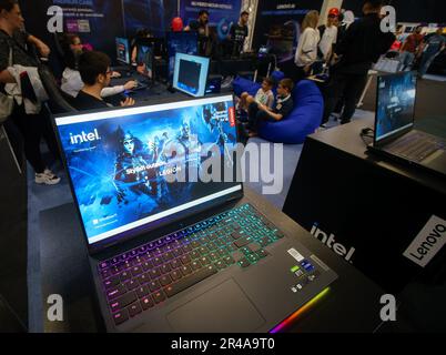 Bukarest, Rumänien. 26. Mai 2023: Lenovo-Laptops aus der Legion-Spieleserie auf der TechExpo 2023 im ROMEXPO Exhibition Center in Bukarest. Die TechExpo ist das größte Technologiefestival in Rumänien, das neue Technologien in den Bereichen Hybrid- und Elektroverkehr, Robotik, elektronische Gesundheitsdienste, Sporttechnologie, intelligente Systeme, Spiele, innovative Gadgets und Kommunikation. Kredit: Lucian Alecu/Alamy Live News Stockfoto