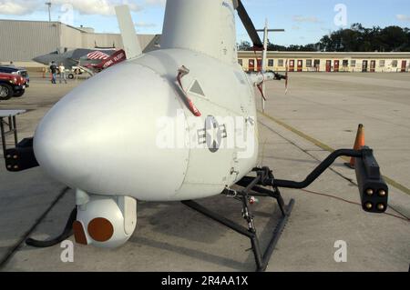 US Navy Ein Northrop Grumman RQ-8B Fire Scout Vertical Take-Off and Landing Tactical Unmanned Aerial Vehicle (VTUAV) System befindet sich als statische Anzeige an der 2004 Naval Air Station Oceana Air S. Stockfoto