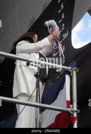 Sponsor des US Navy Ships, Lynne Hunter christens das neueste Schiff der Navy, The Littoral Surface Craft-Experimental (X-Craft), Sea Fighter (FSF 1) Stockfoto