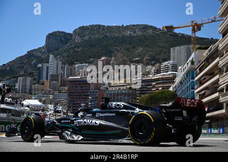 Monaco, Mezzolombardo, Monaco. 26. Mai 2023. Der britische Fahrer George Russel ( Mercedes AMG Petronas F1 Team) fährt während der ersten Praxissitzung des FIA Formel 1 Grand Prix in Monaco auf dem Circuit de Monaco in Monaco. (Kreditbild: © Daisy Facinelli/ZUMA Press Wire) NUR REDAKTIONELLE VERWENDUNG! Nicht für den kommerziellen GEBRAUCH! Stockfoto