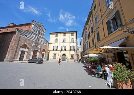 Romanische Kirche San Giusto auf der Piazza San Giusto, Lucca, Toskana, Italien Stockfoto