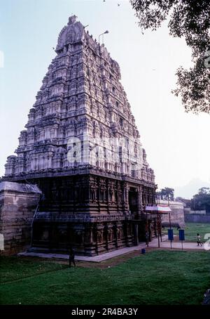 Jalakandeswarar Rajagopuram Tower Tempel in Vellore Tamil Nadu, Südindien, Indien, Asien Stockfoto