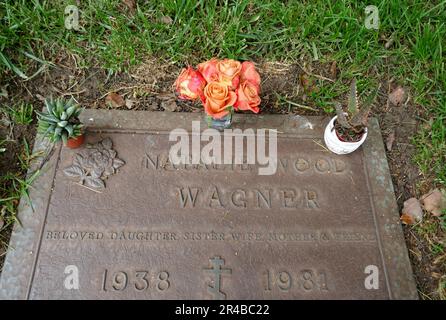 Los Angeles, Kalifornien, USA 26. März 2023 Schauspielerin Natalie Wood Grave auf dem Pierce Brothers Westwood Village Memorial Park Cemetery am 26. März 2023 in Los Angeles, Kalifornien, USA. Foto: Barry King/Alamy Stock Photo Stockfoto