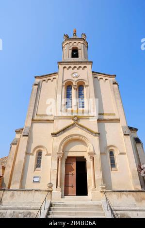 St.-Joseph-Kirche, Boulbon, Bouches-du-Rhone, Provence-Alpes-Cote d'Azur, Südfrankreich Stockfoto