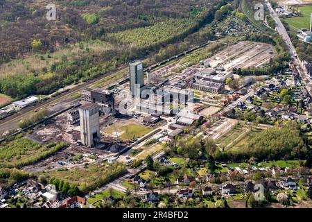 Luftaufnahme zur Dekonstruktion des ehemaligen Westerholter Kolosses an der Egonstraße, Nordrhein-Westfalen Stockfoto