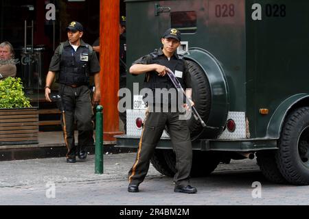 Sicherheitsleute, Geldtransporte, Quito, Provinz Pichincha, Ecuador Stockfoto