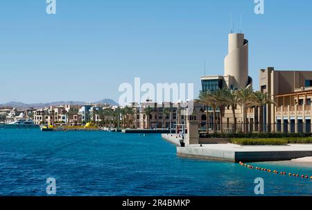 Marina, Marina, Hafenpromenade, Büro des Hafenmeisters, Port Ghalib, Marsa Alam, Ägypten Stockfoto