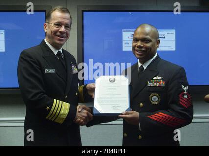 DIE US Navy ist einer der aktivsten Matrosen und Rekrutierer des Jahres, Chief Quartermaster Stockfoto