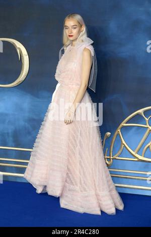 London, Großbritannien. 13. November 2018. Maddi Jean Waterhouse besucht die britische Premiere von „Fantastic Beasts: The Crimes of Grindelwald“ am Cineworld Leicester Square in London, England. (Foto: Fred Duval/SOPA Images/Sipa USA) Guthaben: SIPA USA/Alamy Live News Stockfoto