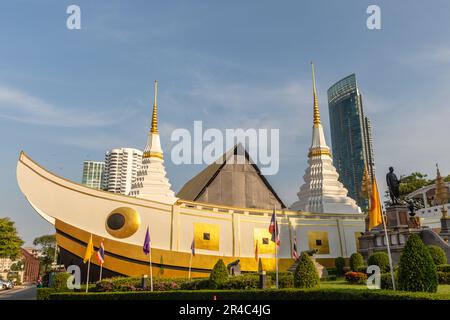 Chedi (Stupa) in Form einer chinesischen Dschunke im Wat Yannawa (der Bootstempel), thailändischer buddhistischer Tempel (Wat) im Viertel Sathon, Bangkok, Thailand Stockfoto