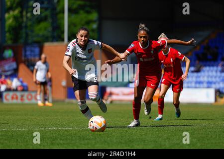 UK. 27. Mai 2023. Liverpool, England, Mai 27. 2023: Taylor Hinds (12 Liverpool) und Ona Batlle (2 Manchester United) kämpfen um den Ball während des FA Womens Super League Fußballspiels zwischen Liverpool und Manchester United im Prenton Park in Liverpool, England. (James Whitehead/SPP) Kredit: SPP Sport Press Photo. Alamy Live News Stockfoto