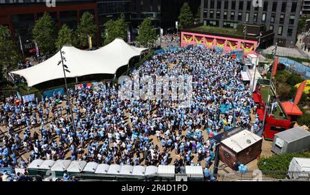 London, Großbritannien. 27. Mai 2023. Fans von Coventry City im Fanpark vor dem Sky Bet Championship-Spiel im Wembley Stadium, London. Das Bild sollte lauten: David Klein/Sportimage Credit: Sportimage Ltd/Alamy Live News Stockfoto