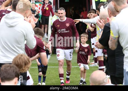 Tynecastle Park. 27. Mai 2023 Cinch-Premiership. Das Herz von Midlothian gegen Hibernian. Michael Smith verabschiedet sich nach seinem letzten Auftritt nach über 200 Spielen von den Herzen (Kredit: David Mollison/Alamy Live News) Stockfoto