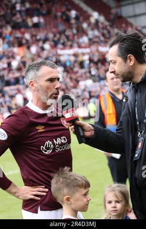 Tynecastle Park. 27. Mai 2023 Cinch-Premiership. Das Herz von Midlothian gegen Hibernian. Michael Smith verabschiedet sich nach seinem letzten Auftritt nach über 200 Spielen von den Herzen (Kredit: David Mollison/Alamy Live News) Stockfoto